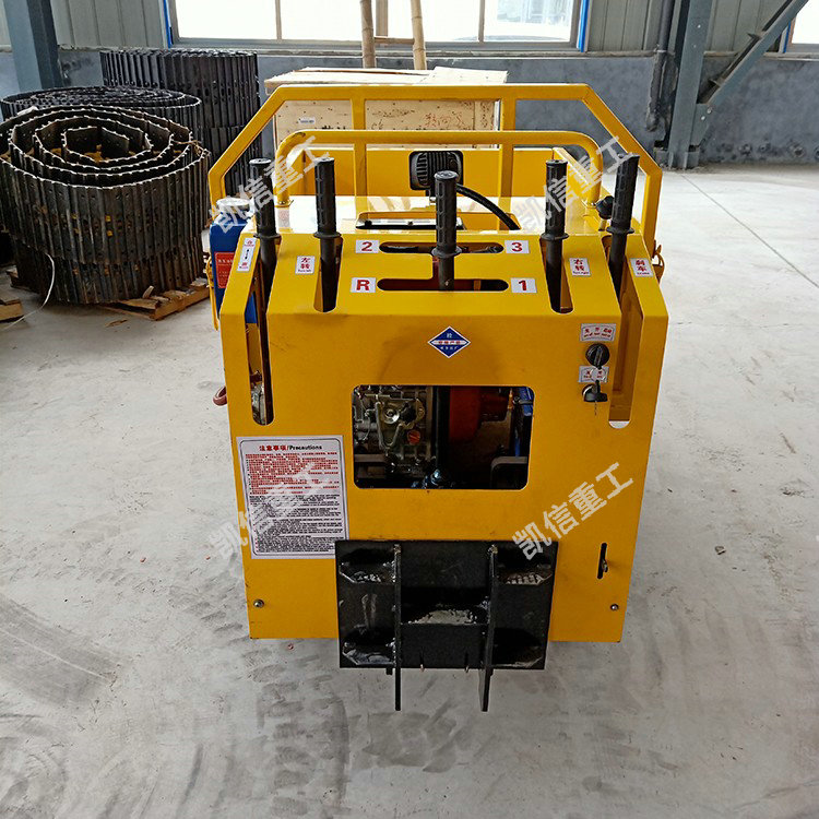 1噸小型履帶運(yùn)輸車(chē)