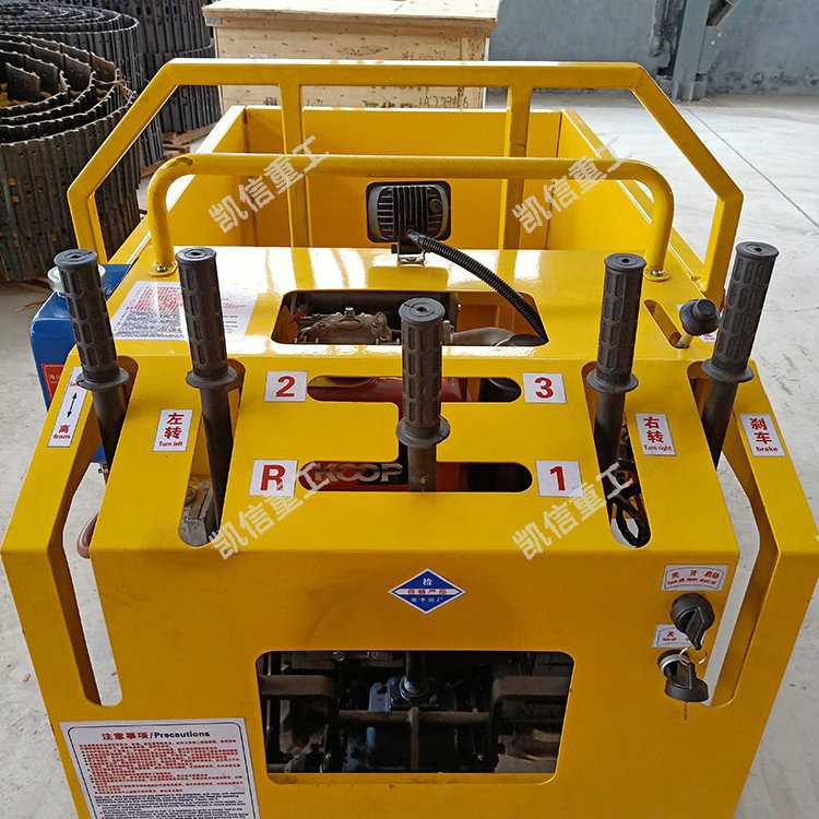 1噸小型履帶運(yùn)輸車(chē)