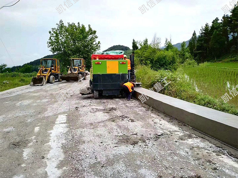 砼護肩石滑模成型機